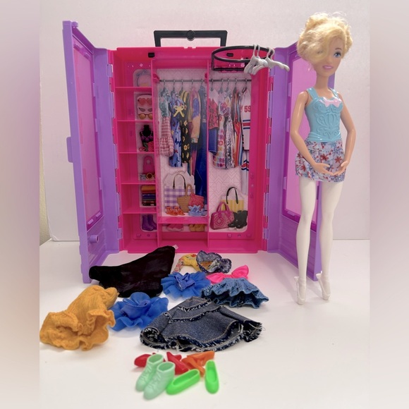 Ballerina Barbie and Carrying Closet Organizer - Picture 1 of 9
